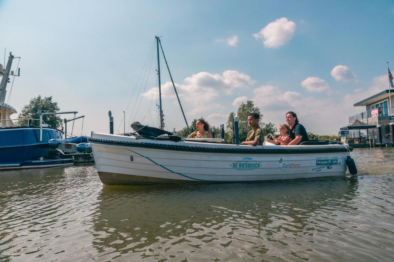 Отель Europarcs De Biesbosch Willemsdorp Экстерьер фото